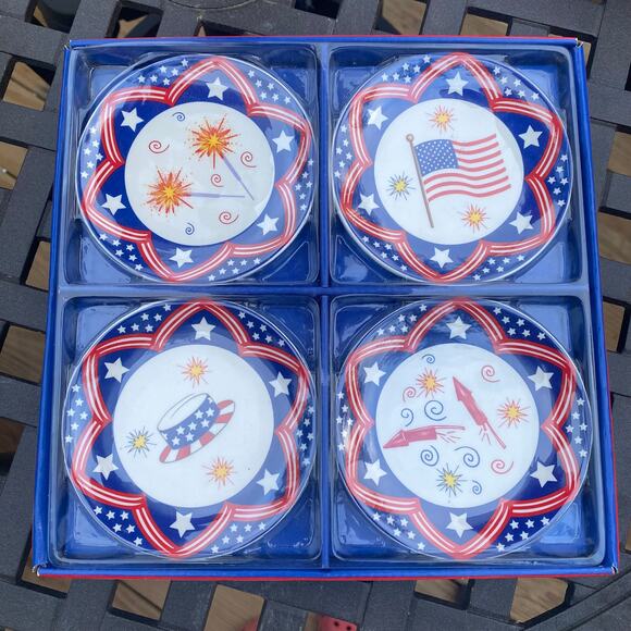 MWW Manual Woodworkers & Weaving Set of 4 Mini Plates 4th of July NIP - Picture 1 of 8